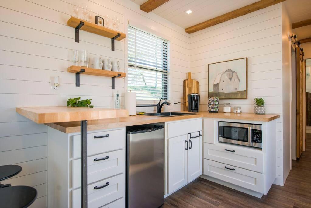 Container Home With Rooftop Views And Pickleball-Pecan Grove Bellmead Екстериор снимка