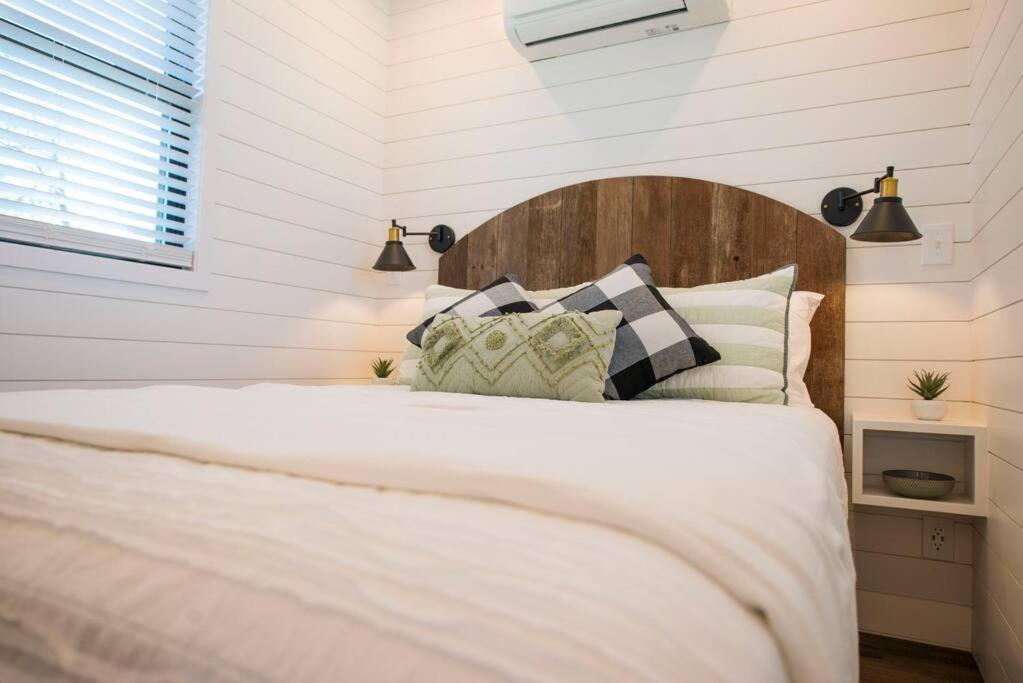 Container Home With Rooftop Views And Pickleball-Pecan Grove Bellmead Екстериор снимка