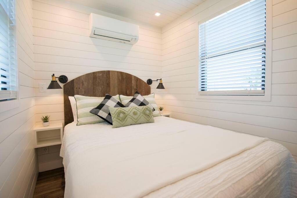 Container Home With Rooftop Views And Pickleball-Pecan Grove Bellmead Екстериор снимка