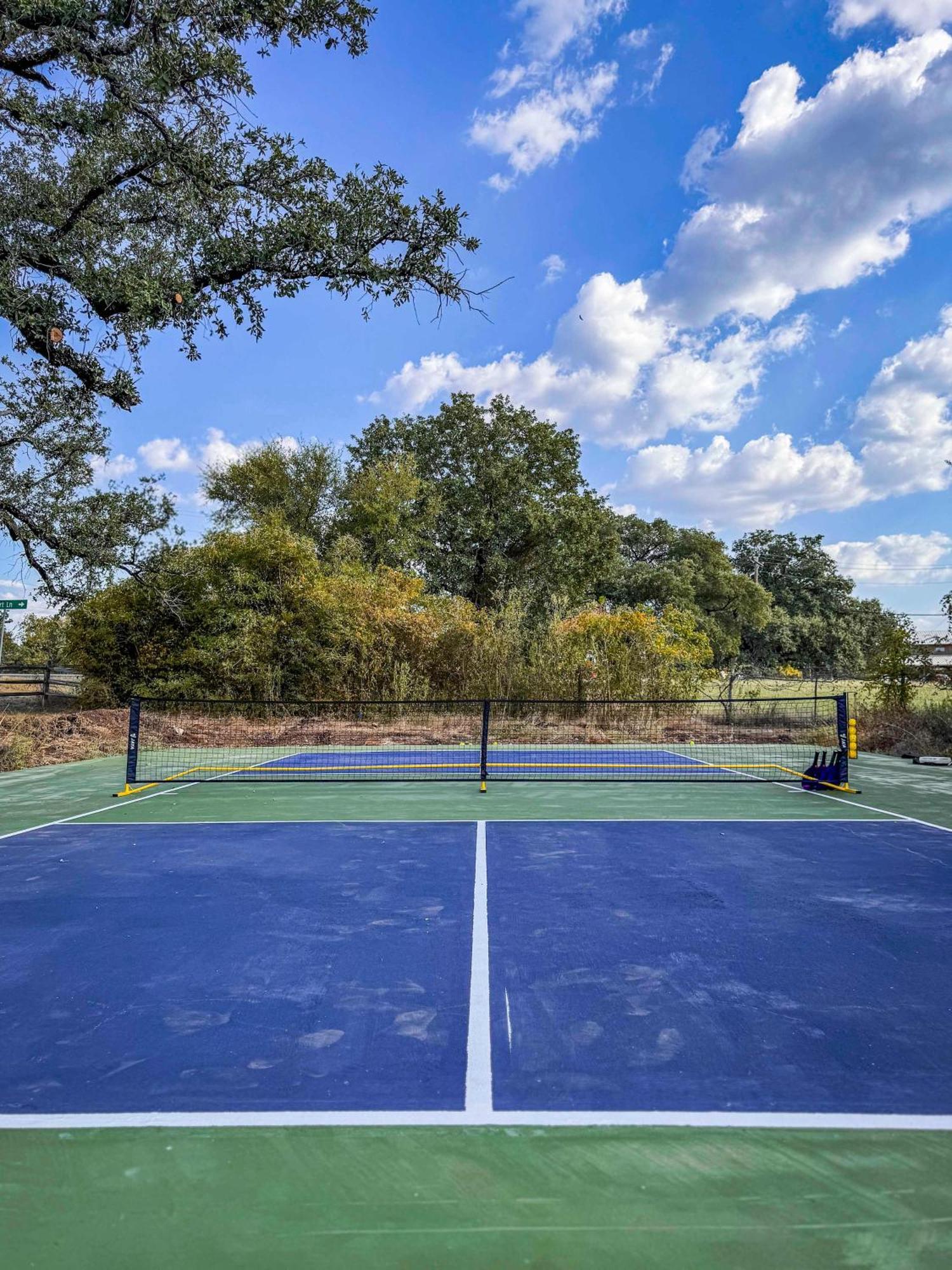 Container Home With Rooftop Views And Pickleball-Pecan Grove Bellmead Екстериор снимка