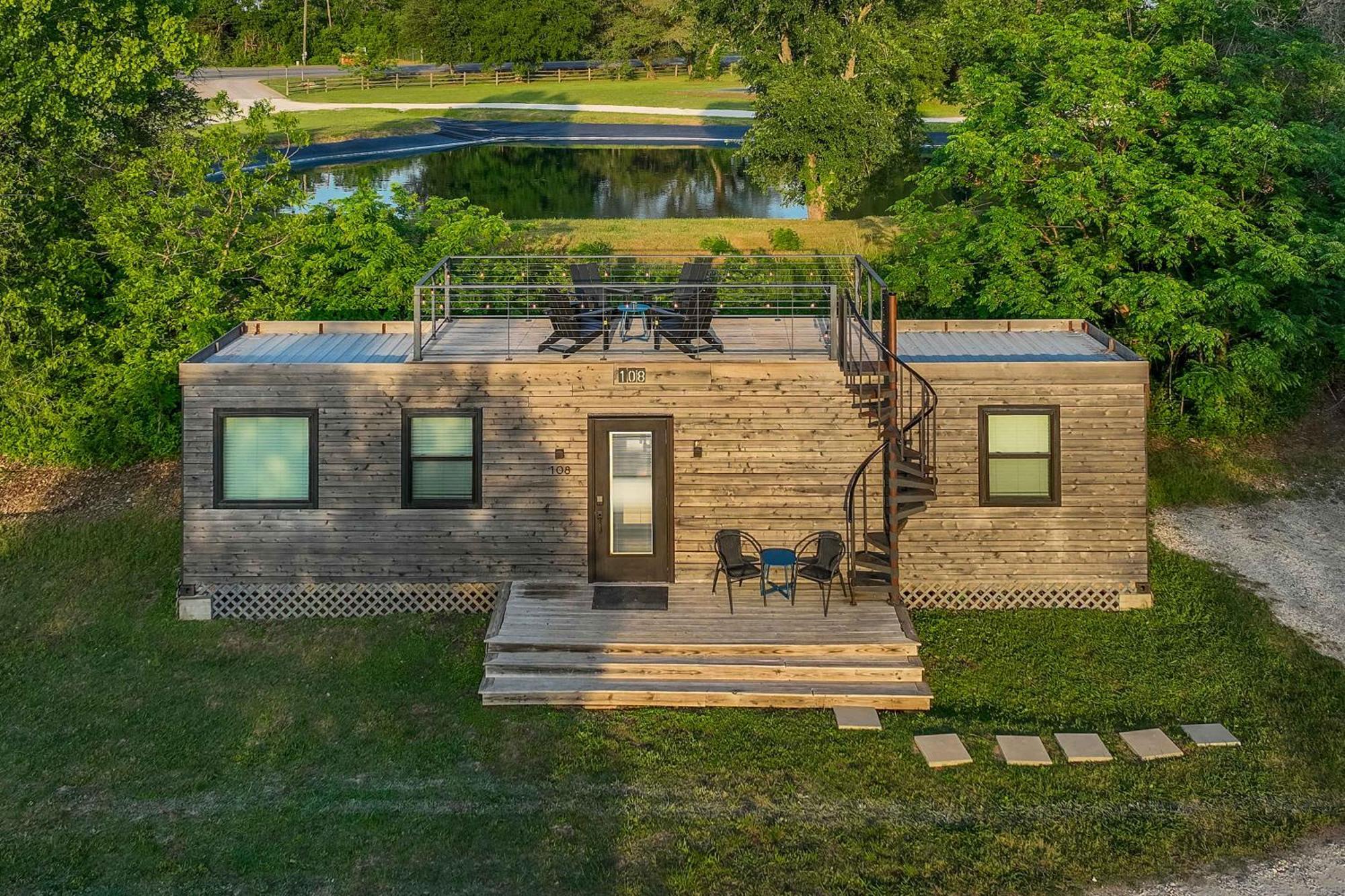 Container Home With Rooftop Views And Pickleball-Pecan Grove Bellmead Екстериор снимка