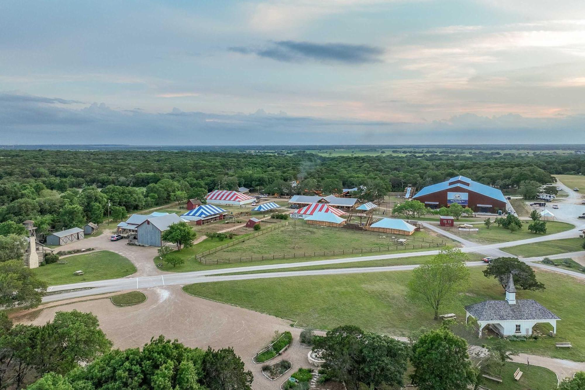 Container Home With Rooftop Views And Pickleball-Pecan Grove Bellmead Екстериор снимка