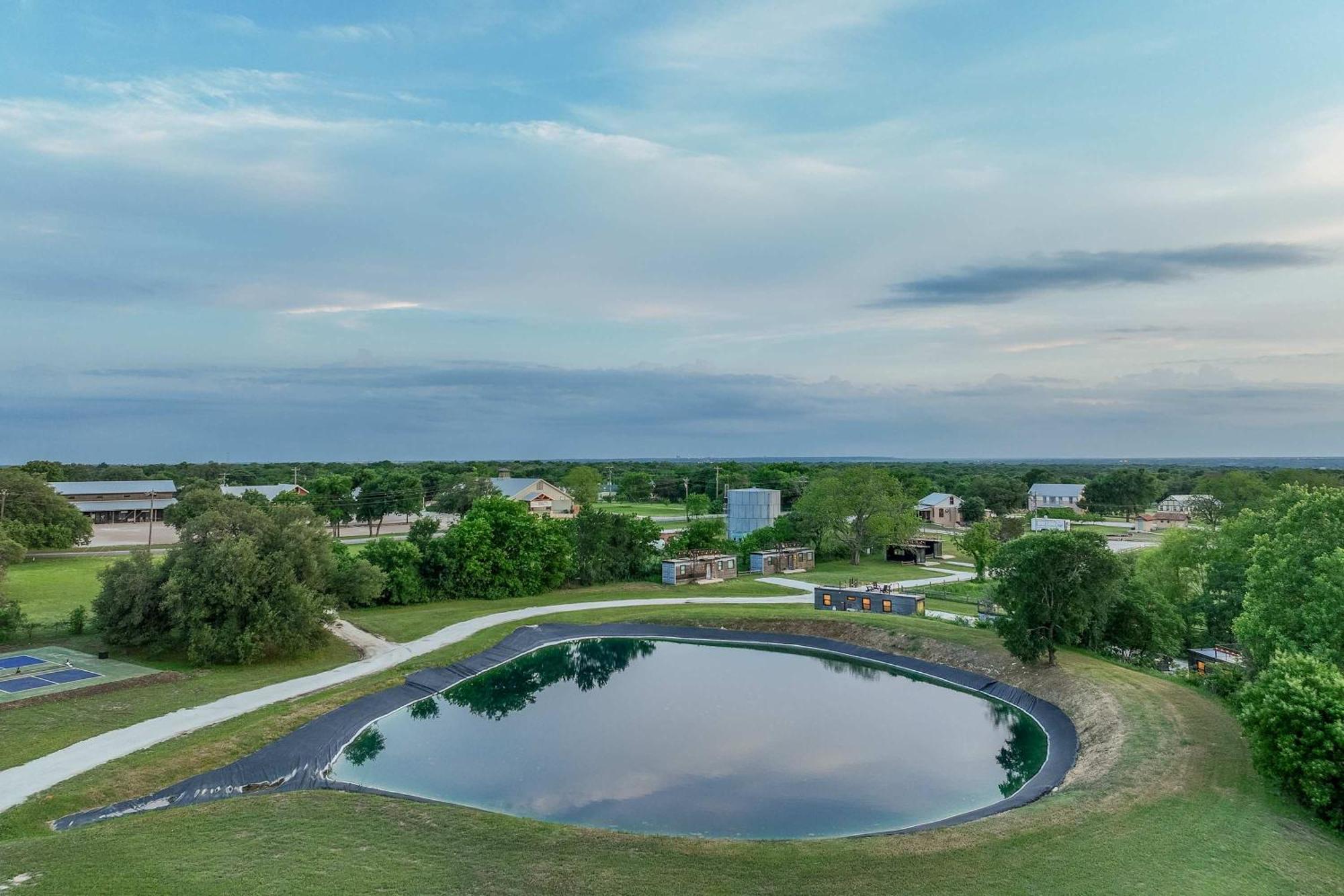 Container Home With Rooftop Views And Pickleball-Pecan Grove Bellmead Екстериор снимка