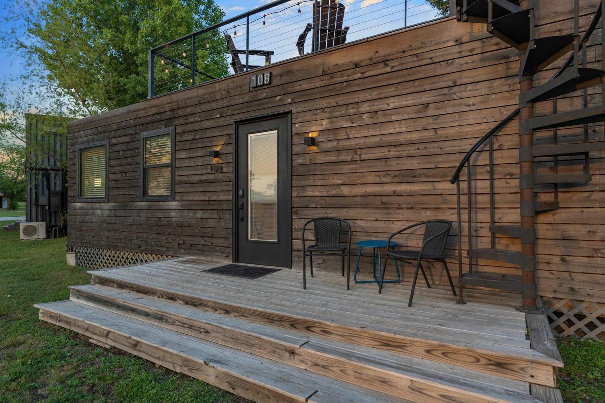 Container Home With Rooftop Views And Pickleball-Pecan Grove Bellmead Екстериор снимка