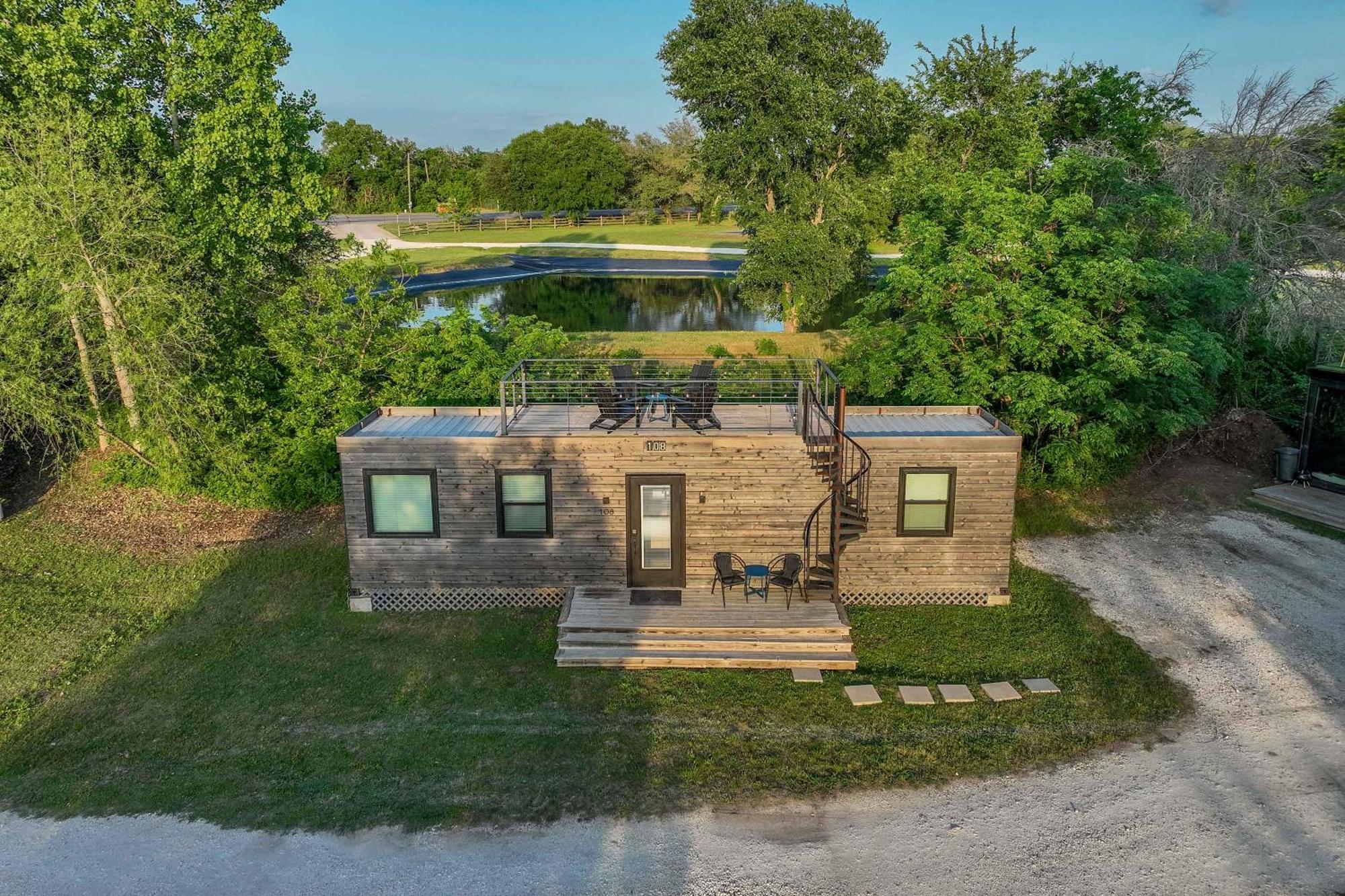 Container Home With Rooftop Views And Pickleball-Pecan Grove Bellmead Екстериор снимка